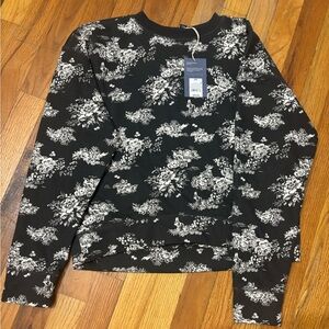 NWT Universal Threads sweater size XS